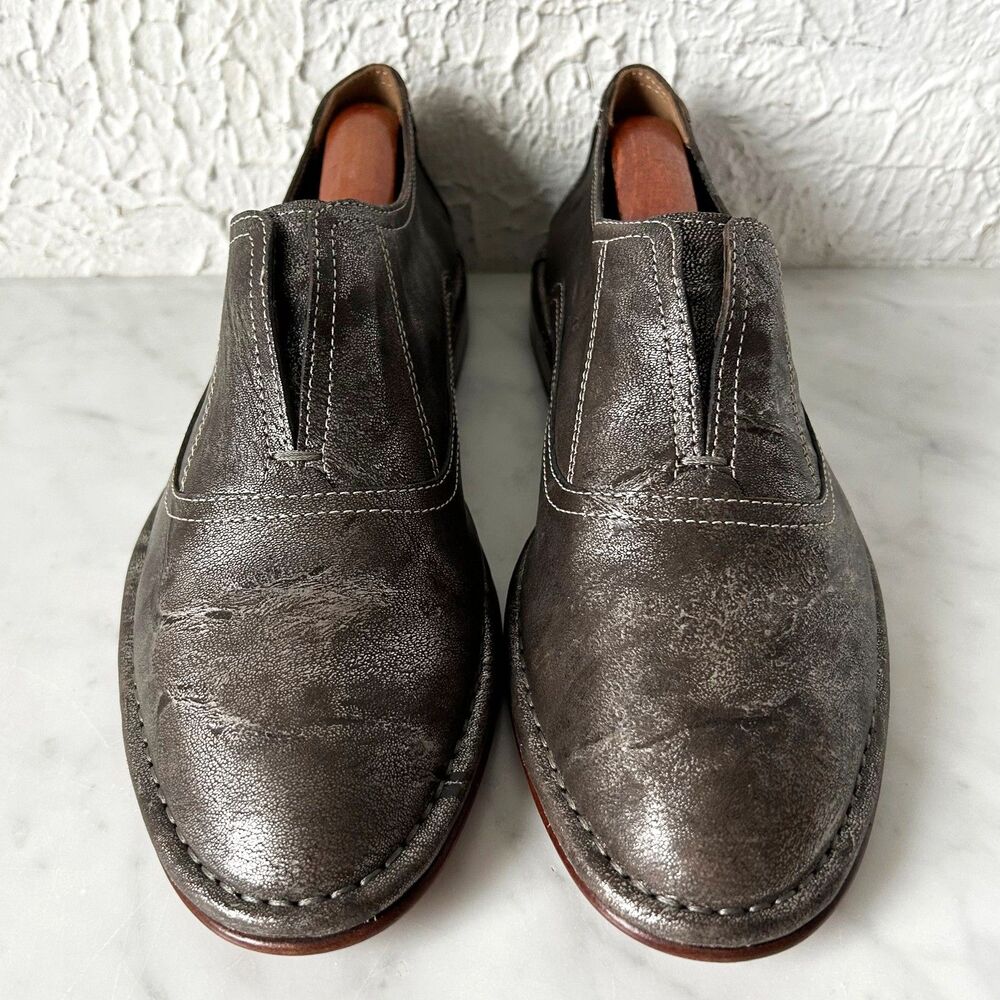 Metallic Silver Leather Slip On Flats Women's Size 8 HS Trask Avery Loafers